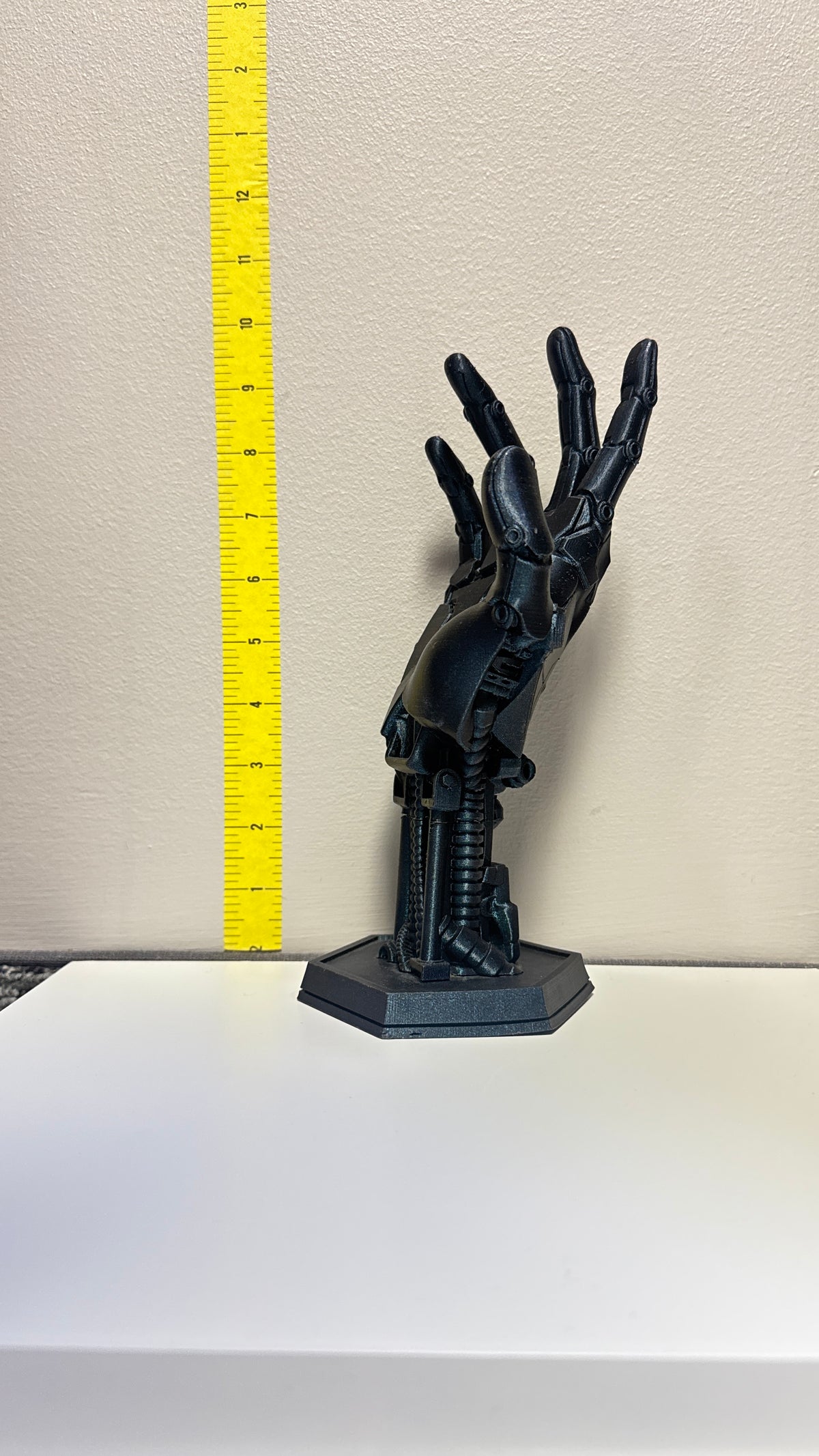 Robot Hand - Controller Holder - Black -LG